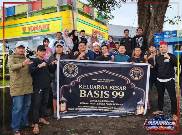 BASIS 99 TURUN KE JALAN, 500 TAKJIL DIBAGIKAN UNTUK WARGA DAN PENGENDARA DI CICURUG DALAM SEMANGAT RAMADAN